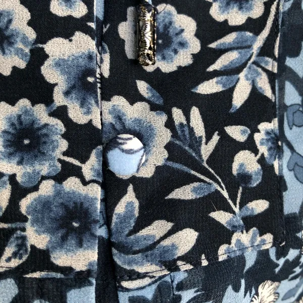 J Jill Women’s Shirt Blue Floral Long Sleeve Mixed Print Large - Image 8