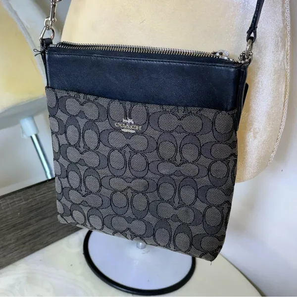 Coach Kitt Messenger Crossbody Bag Black & Signature Polished Pebble Leather - Image 6