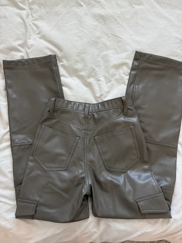 Abercrombie 90’s Relax High-Rise Vegan Pants - Image 3