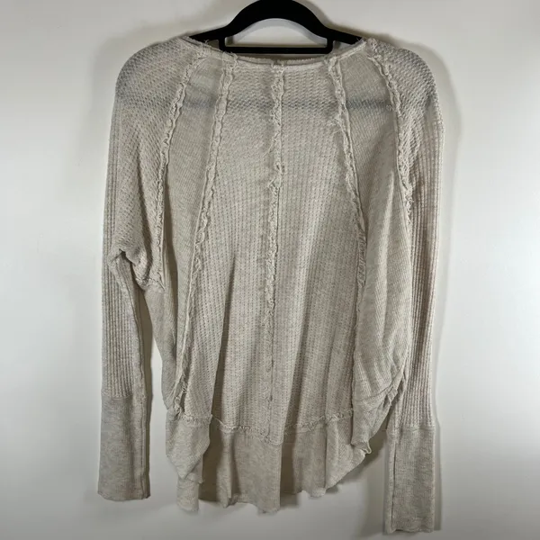 We The Free‎ People Oatmeal Beige Thermal V-Neck Waffle Knit Top Womens Medium - Image 7