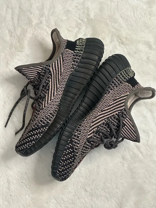 Yeezy 350 Boost V2 Adidas Sneakers Size 9 Men’s - Image 5