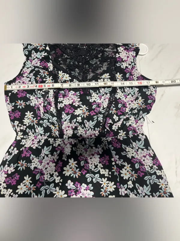 NWOT Express Floral Dress High Neck Lace Detail front slit size M - Image 8