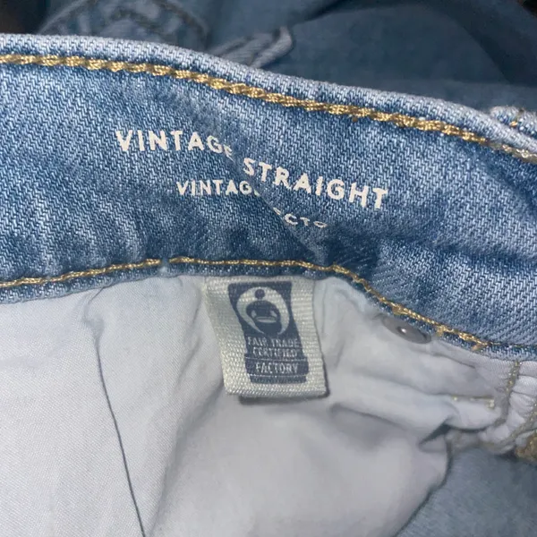 Universal Threads Vintage Straight Button fly Distressed Cropped Jeans - Image 9