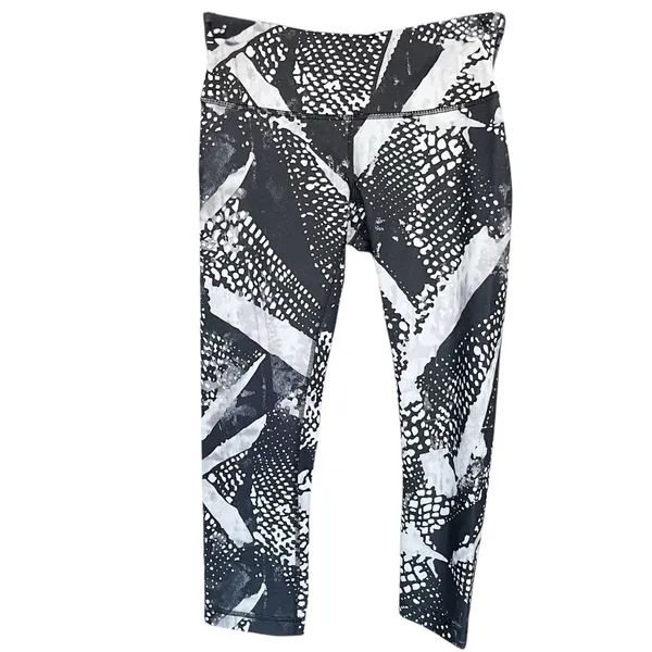 Lululemon Crop Leggings 6 - Image 2