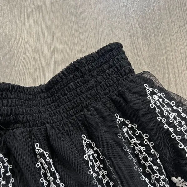 ZARA WOMAN NWOT Embroidered Tulle Skirt black with cream stitching Sz S Pull on - Image 5