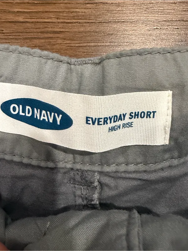 Old Navy Gray Everyday Shorts NWT Size 12 - C60-005 - Image 2