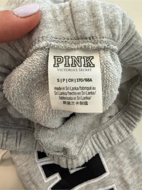 PINK Victoria's Secret Light Gray Joggers with Black 'HAWAII' Lettering - Image 4
