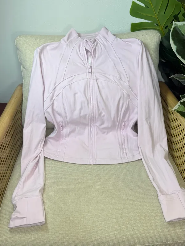 Lululemon Cropped Define Jacket *Nulu Size 8 - Image 3