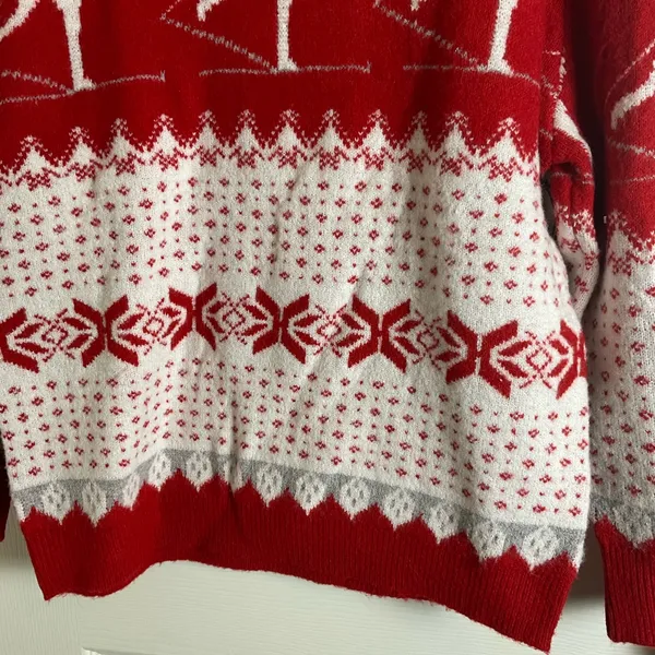 COCOBLEU WOMAN’S SKI SNOWFLAKE CHRISTMAS COZY SWEATER Size medium - Image 6