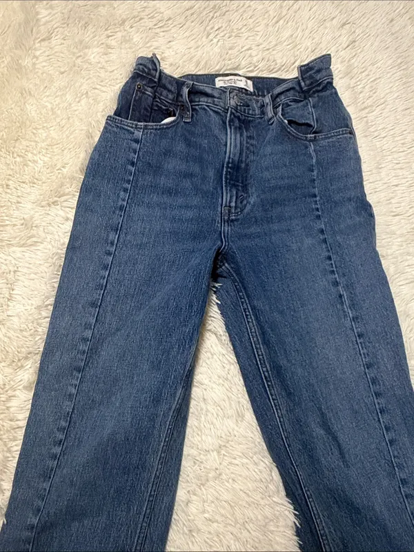 Abercrombie & Fitch Dark Blue Straight-Leg Women’s Jeans - Image 3