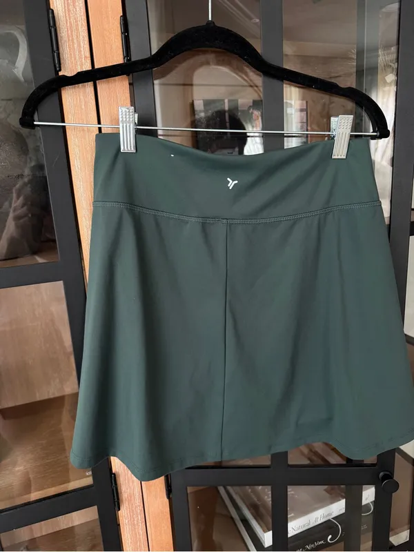 Old Navy Powersoft tennis skirt skort mini active Cavernous forest green shorts - Image 3
