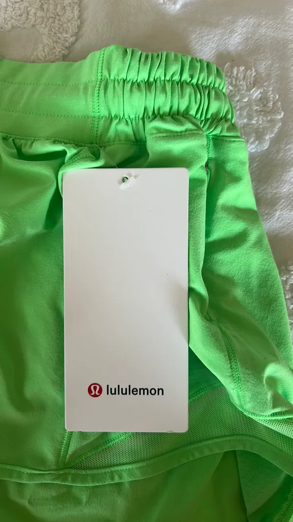 Lululemon LR Hotty Hot Shorts Pistachio  - Image 6