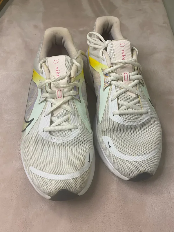 Women's Nike Quest 5 Premium Womens Shoes Size 8.5 - Image 2