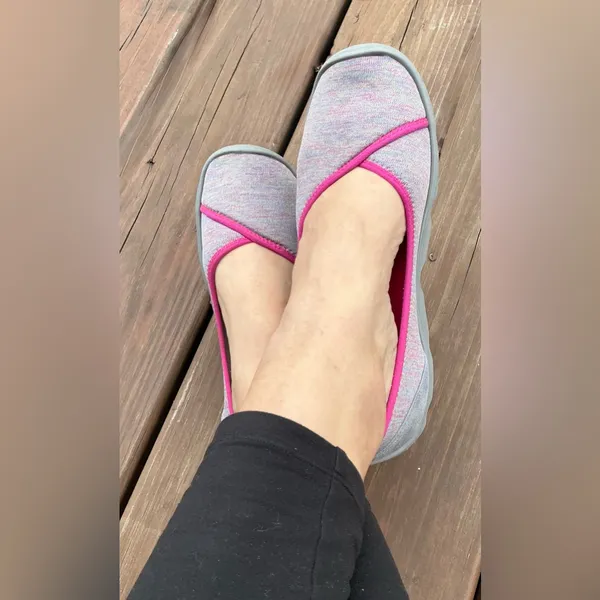 Comfy casual CROCS 🌺 - Image 3
