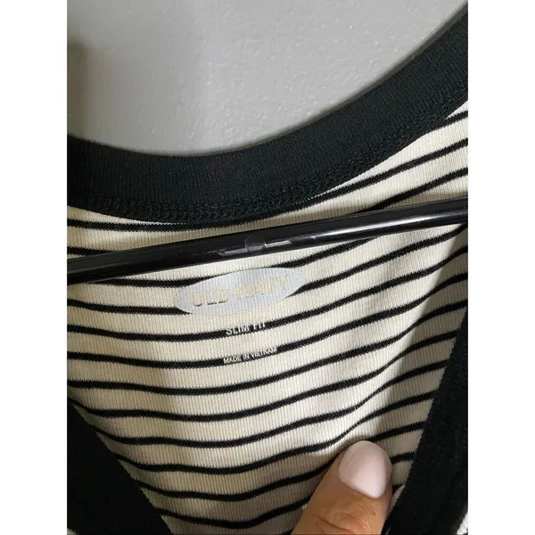 Old Navy Black White Stripe Crewneck Short Sleeve Shirt Size XL Slim Fit - Image 3