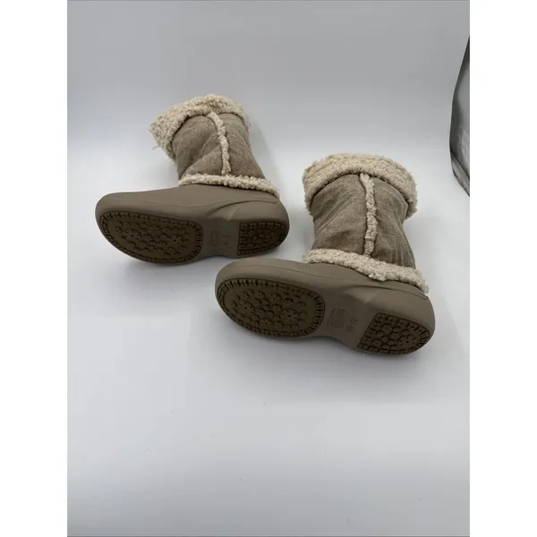 Crocs Boots Mid Calf Tan Beige Lined Faux Suede Fur Winter Snow Size 8 - Image 6