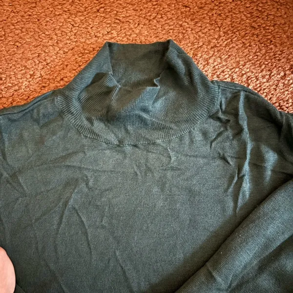 Like new Loft mock neck sweater - Image 4
