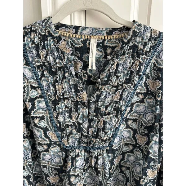 Anthropologie Floral Cotton Peasant Blouse Small Blue/Green - Image 3