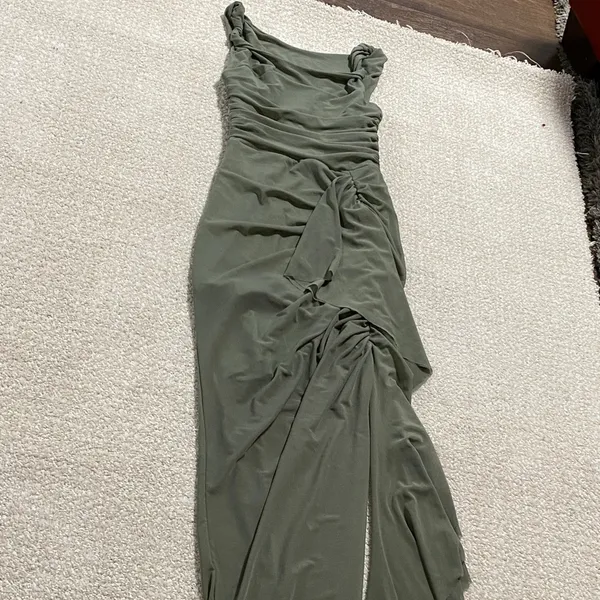 Elegant Asymmetrical Green Dress Saints & Secrets Size XS - Image 16