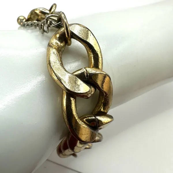 Gold tone rhinestone cross link bracelet - Image 5