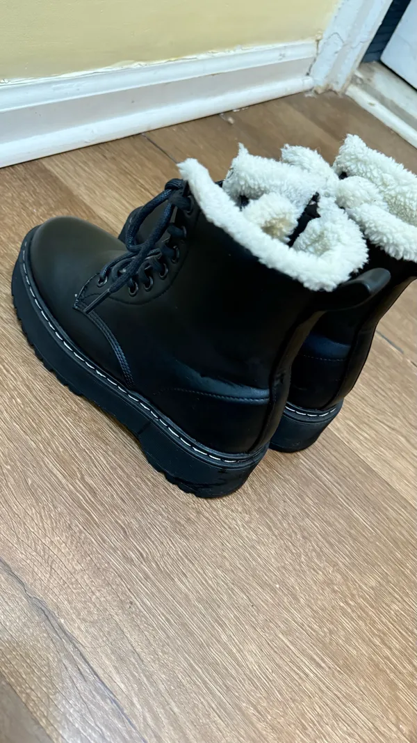 Steve Madden Women's faux Boots Size 5 - Image 5