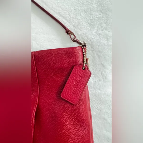 COACH Isabella Vibrant RED Leather Bag Shoulder Pebble Gold Hardware Handbag. - Image 4