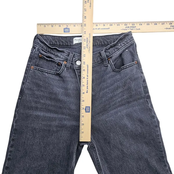 Abercrombie & Fitch 90s Relaxed High Rise Jeans Size 27 4 Washed Black Raw Hem - Image 7