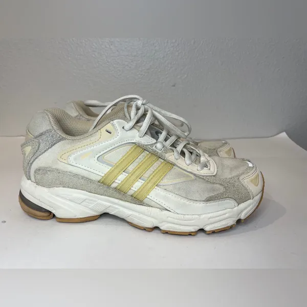 Adidas Women’s Response CL White Sneakers Size 6‎ - Image 4