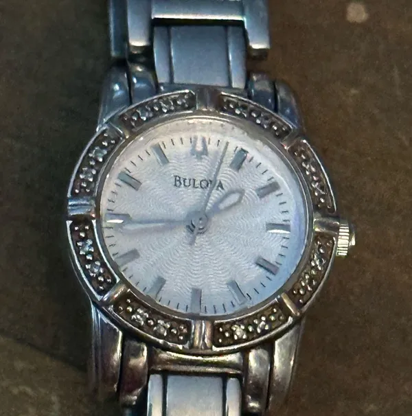 Bulova stainless steel real diamonds analog watch - Image 5