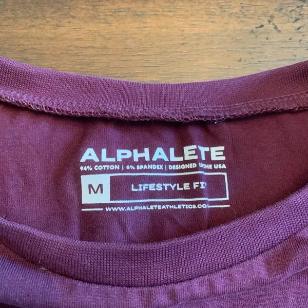 Alphalete Logo T-Shirt Crop Top Women’s Medium Purple Lifestyle Fit - Image 3