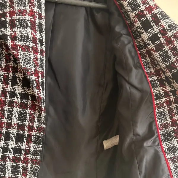 Calvin Klein Women’s Black, White, and Red Plaid Blazer Jacket Size 2 - Image 4