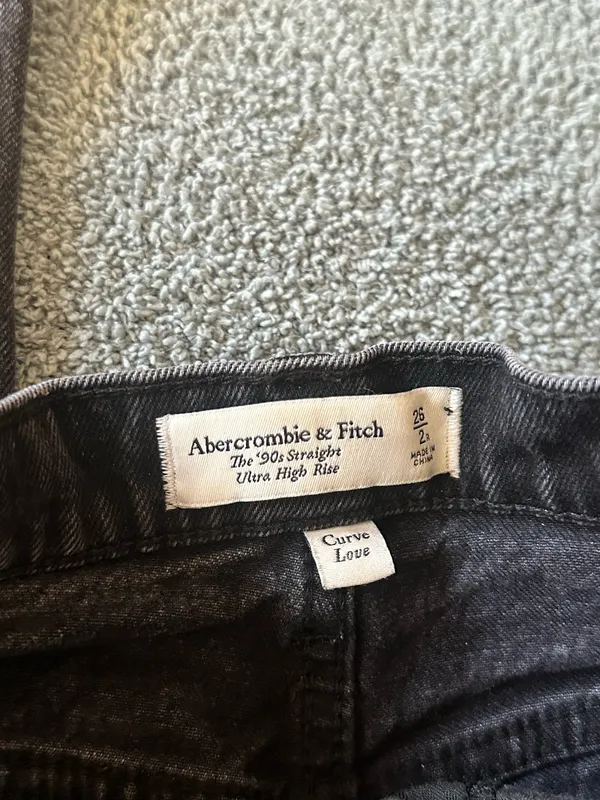 Abercrombie Curve Love Ultra High Rise 90s Straight Jean - Image 5