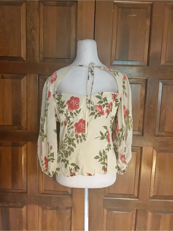 Reformation Brier Floral Top 10 Red White Rose Romantic Balloon Sleeve Cutout - Image 3