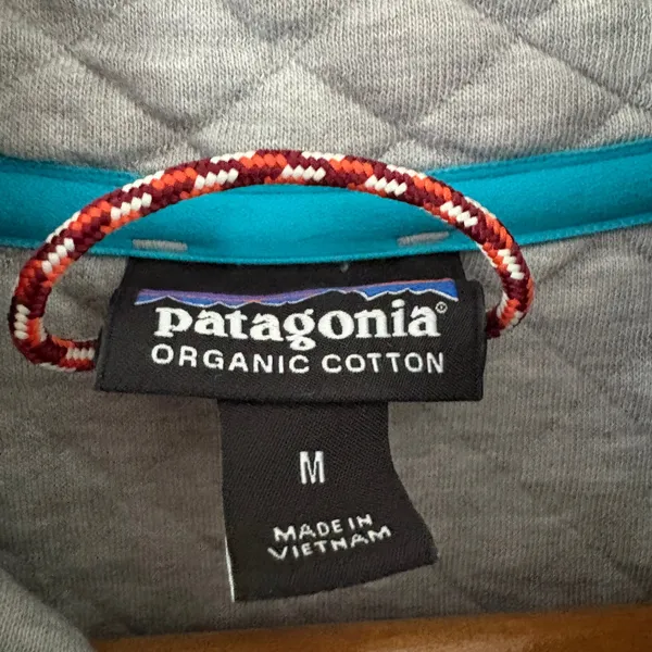 Patagonia Women's Pullover Organic Cotton Quilt Snap-T Grey Medium - Image 6