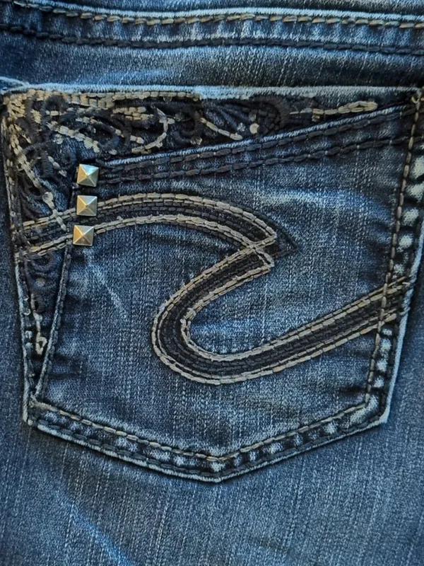 Silver Jeans Suki 17" Women's Sz 31x33 Stretch Dark Denim Boot Cut Embellished - Image 6