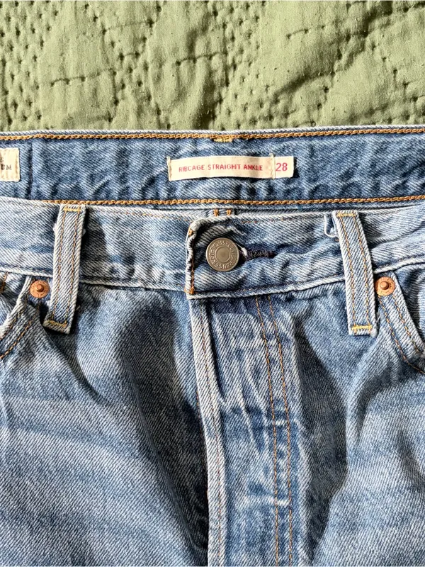 Levi's Premium Ribcage Straight Ankle Distressed Light Wash Jeans Size 28 - Image 6