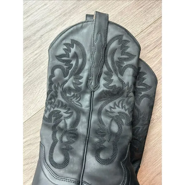 Black cowboy/cowgirl women’s size 7 boots real leather with rubber sole and heel - Image 7