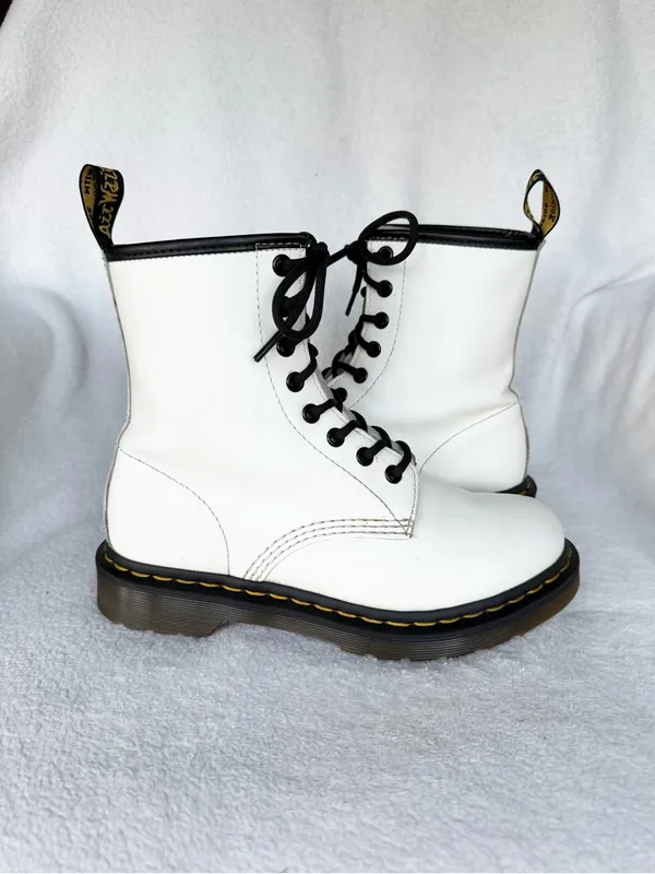 Dr. Martens Women’s White Lace-Up Combat Boots with Black Laces Size 7 - Image 2