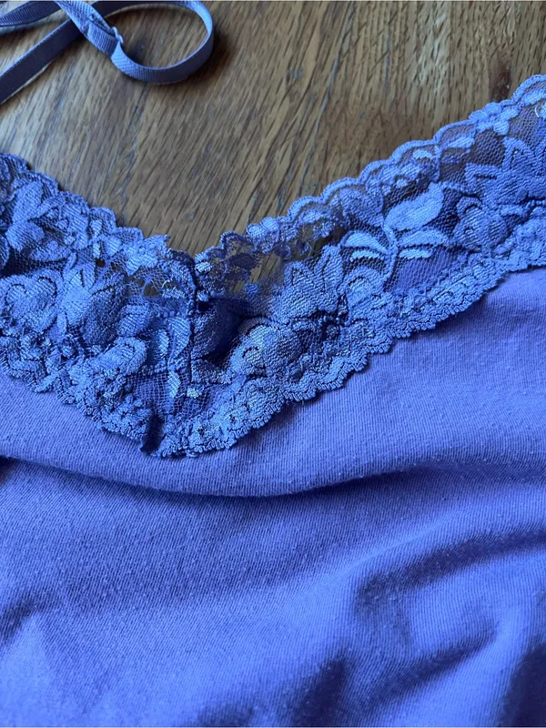 Y2K purple Charlotte Russe lace-trim camisole tank top size medium - Image 5