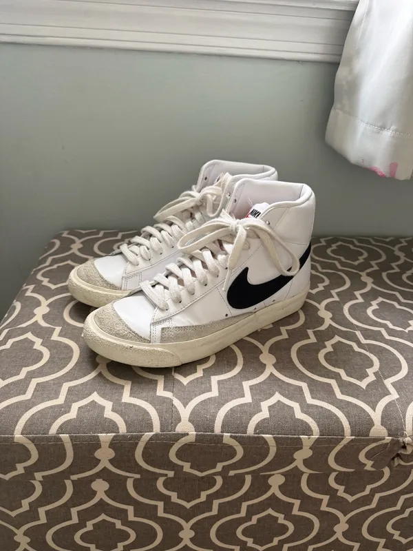 Nike Women’s White Mid Blazer 77 - Image 2