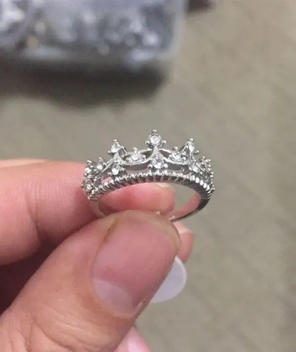 Exquisite Women Silver Crown Ring - Image 3