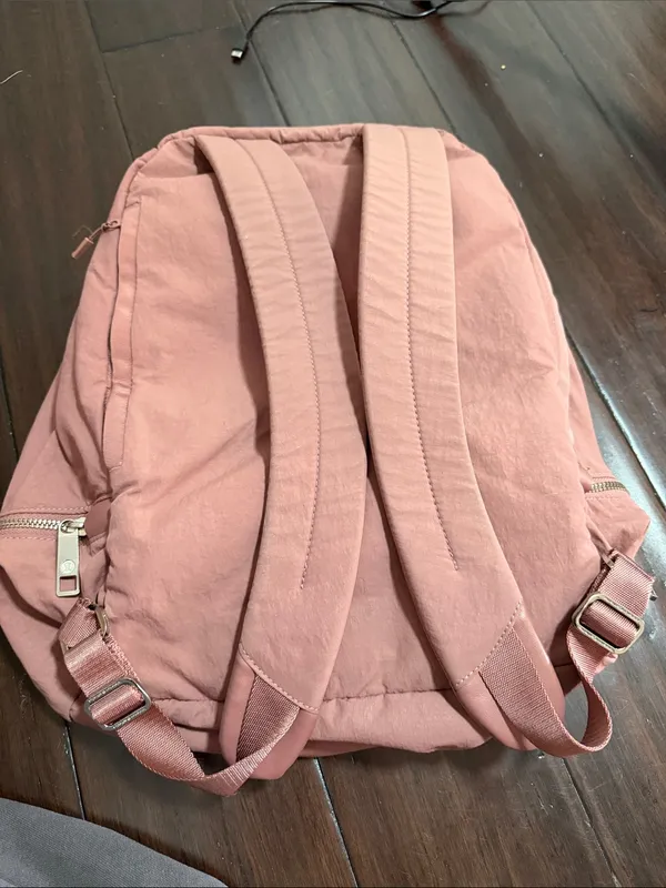 Lululemon Blush dusty pink Everyday Backpack flaws - Image 3