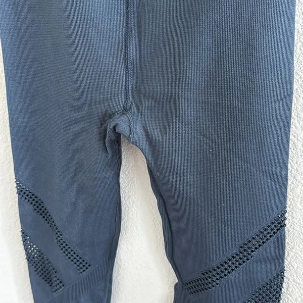 ALO Yoga Radiance High Waist Seamless Legging Blue Small - Image 9
