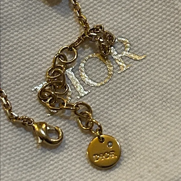 Christian Dior PETIT CD NECKLACE Gold-Finish Metal and Iridescent Pink Resin Pearl - Image 3