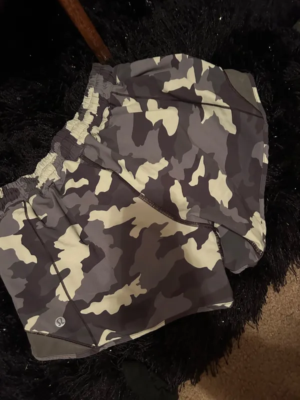 Lululemon hotty hot short - Image 3