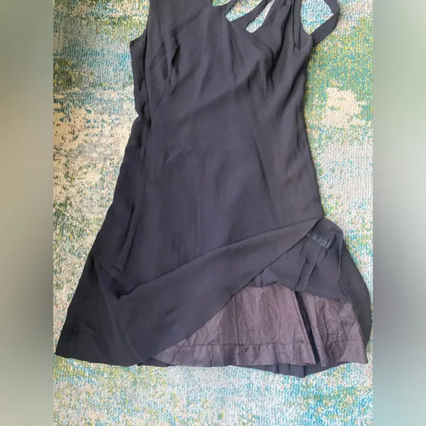 Vintage 60s Neal-McClintock black crepe sleeveless swing dress, size 12 large - Image 4