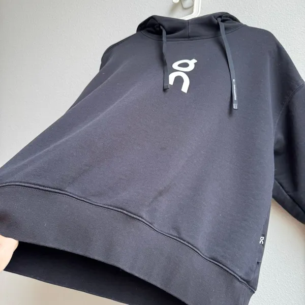 On Running Women’s Club Hoodie Organic Cotton Size Small Black Oversize Fit - Image 3