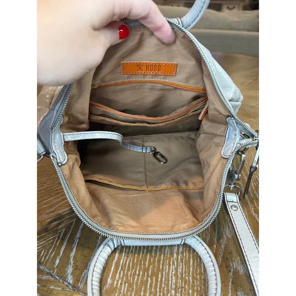 Hobo Sheila Leather Satchel Bag Light Gray Circular Handle Crossbody - Image 4