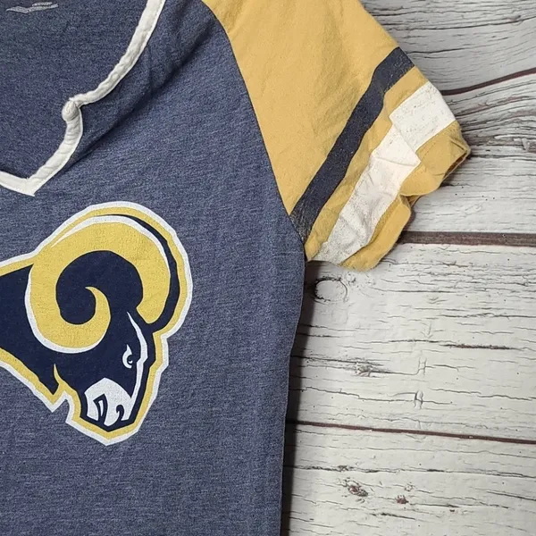 NFL Rams vneck short sleeve football tee sz Small - Image 4