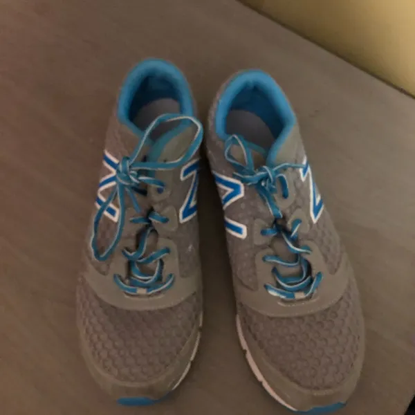 New Balance 630V2 sneakers size 10 great shape gray and teal breathable comfort - Image 3